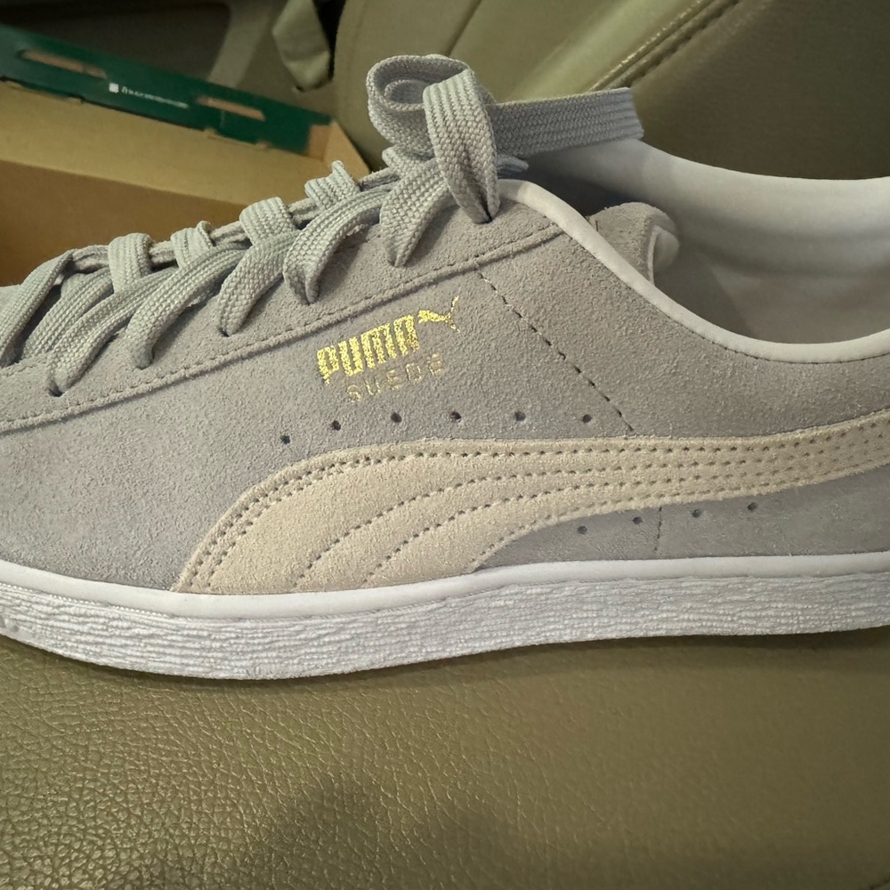 Brand new women’s puma suede’s